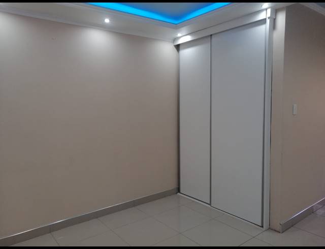 0.5 BEDROOM FLAT FOR SALE IN ESSENWOOD